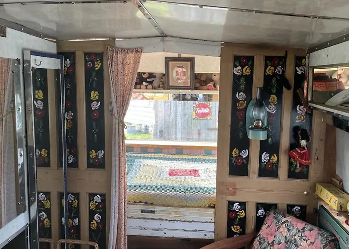 펜션 2 X Double Bed Glamping Wagon At Dalby Forest *